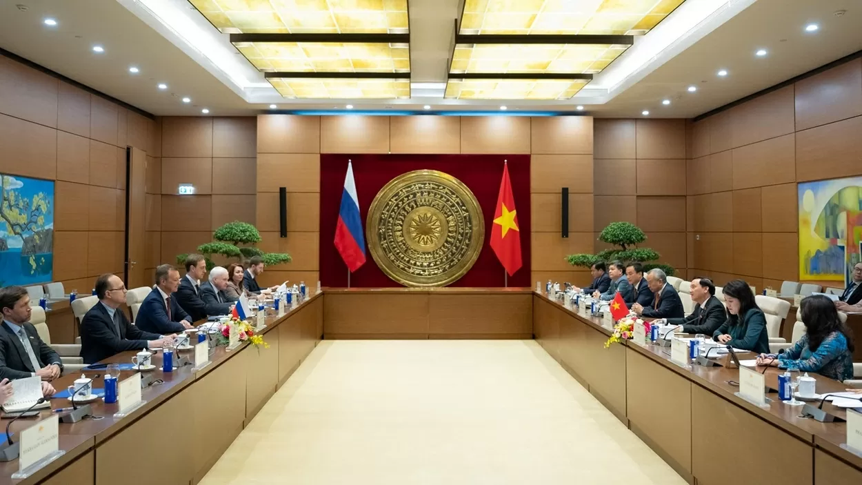 Phó Chủ tịch Quốc hội Nguyễn Khắc Định hội đàm với Phó Chủ tịch thứ nhất Hội đồng liên bang Quốc hội Nga
