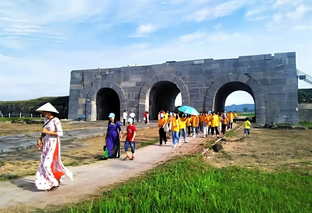 Thành nhà Hồ hướng tới điểm đến di sản hàng đầu nhân kỷ niệm 15 năm UNESCO ghi danh