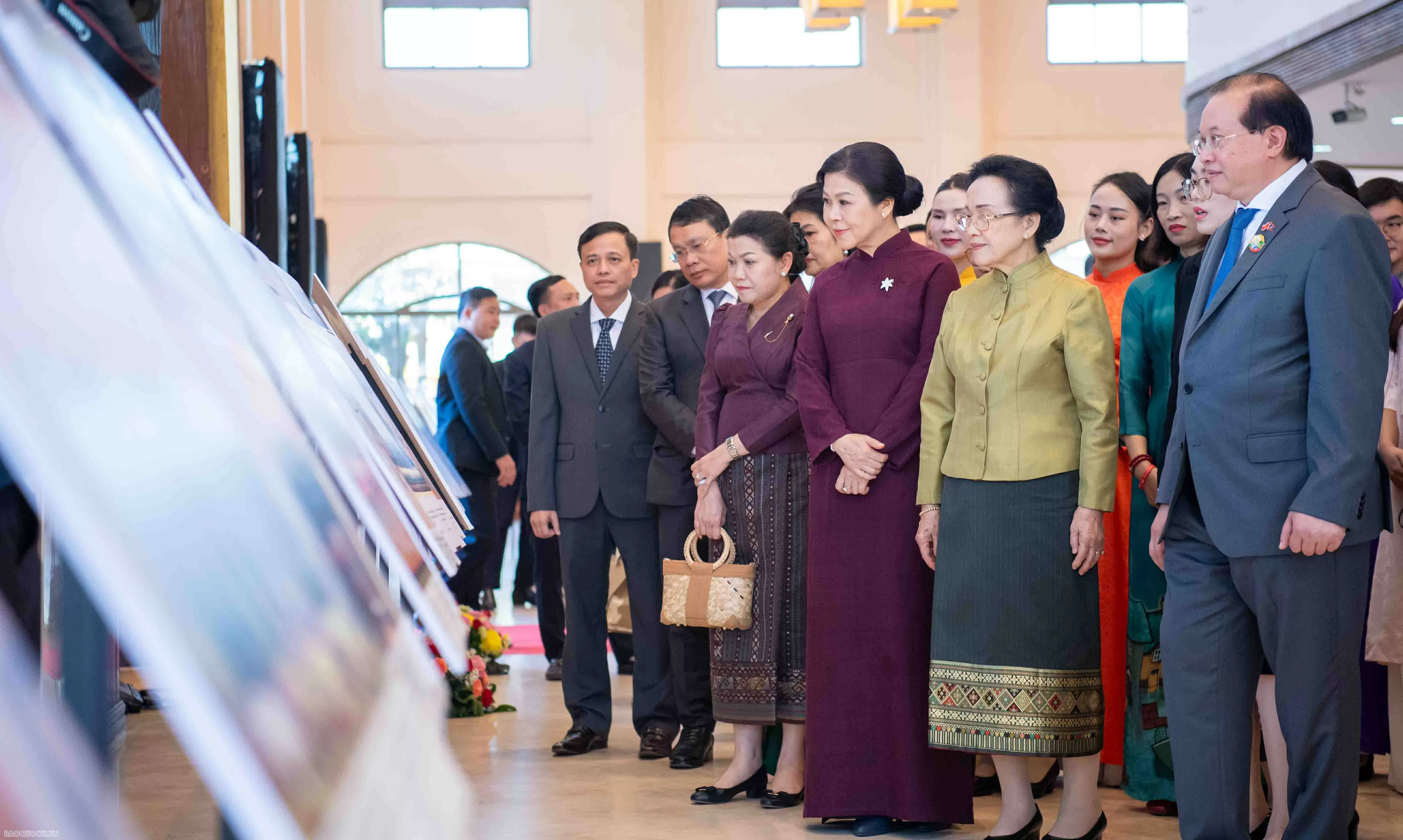 Lễ Khai mạc Tuần phim Việt Nam tại Lào và triển lãm ảnh về quan hệ Việt Nam-Lào