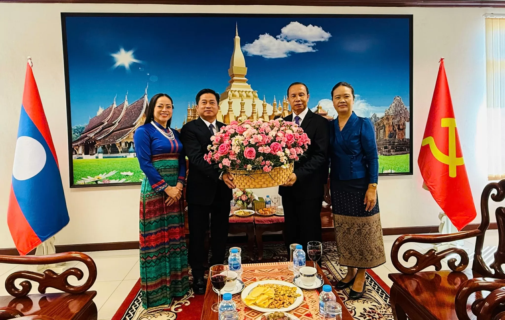Hai Tổng lãnh sự quán Việt Nam và Lào tại Khon Kaen, Thái Lan tăng cường hợp tác, củng cố quan hệ hữu nghị