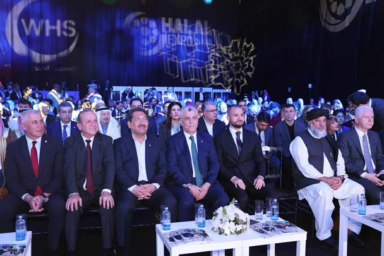 Việt Nam tham dự Hội nghị Thượng đỉnh Halal toàn cầu lần thứ 11 và Triển lãm Halal 2025 Việt Nam tham dự Hội nghị Thượng đỉnh Halal toàn cầu lần thứ 11 và Triển lãm Halal 2025