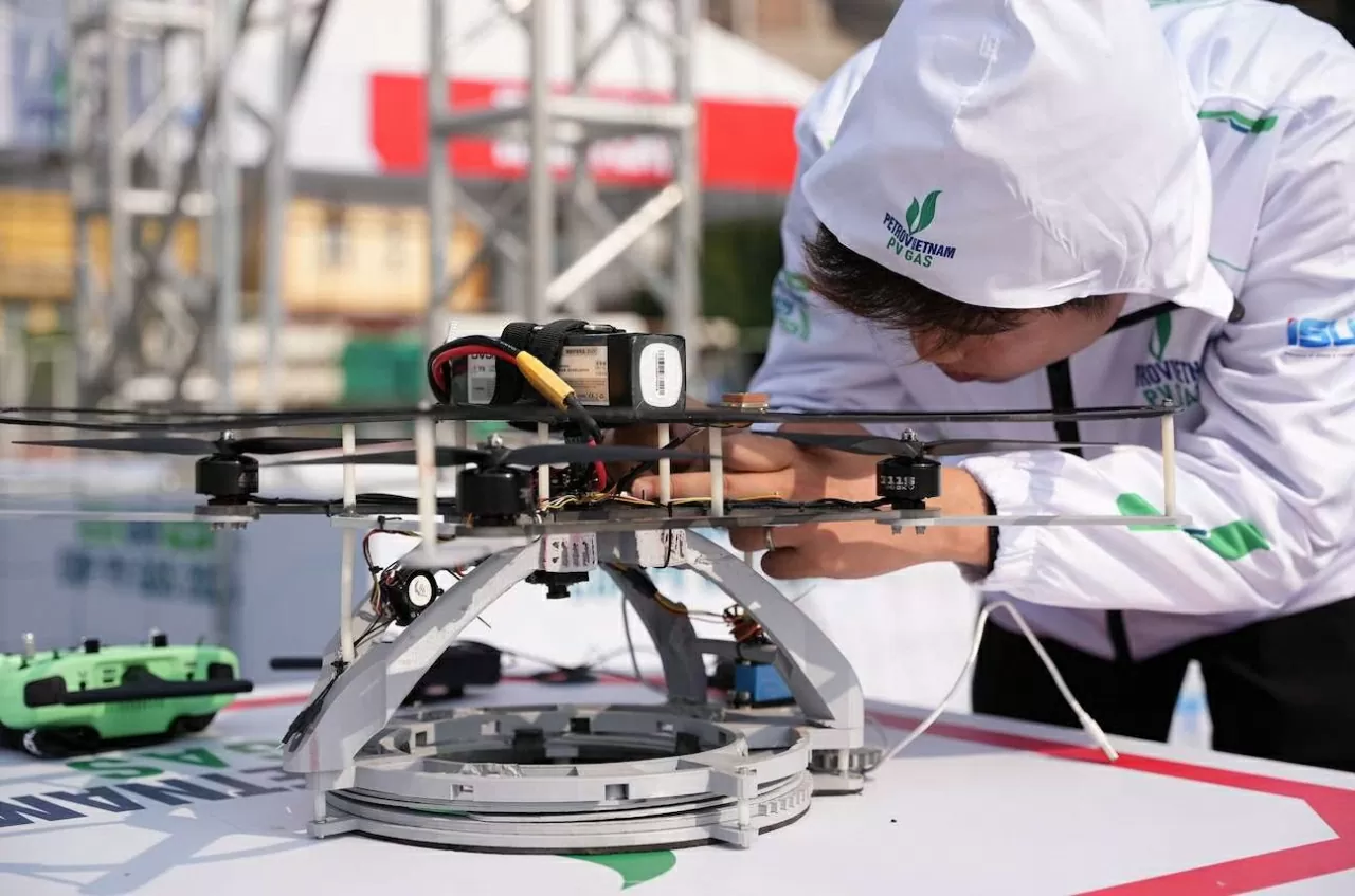 28 đội tuyển sinh viên xuất sắc từ các trường đại học, học viện tham dự Cuộc thi sáng tạo UAV 28 đội tuyển sinh viên xuất sắc từ các trường đại học, học viện tham dự Cuộc thi sáng tạo UAV