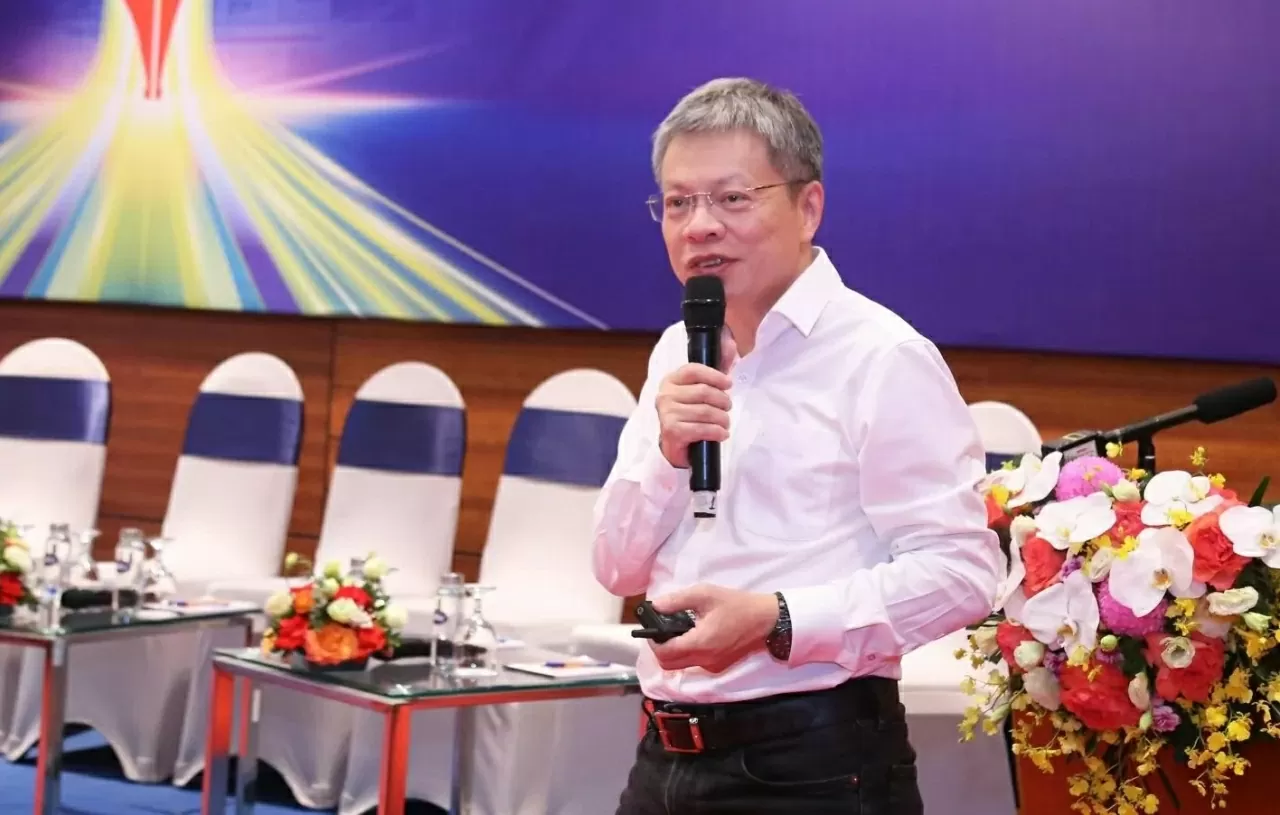 Tin giả