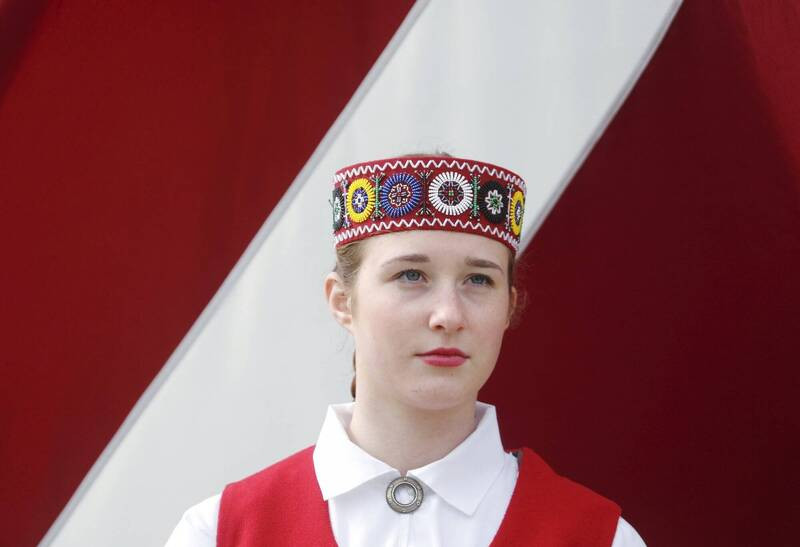 Kỳ lạ phụ nữ Latvia phải đi 'thuê chồng' theo giờ