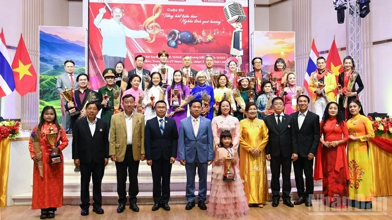 Sôi nổi đêm chung kết 'Tiếng hát kiều bào – Nghĩa tình quê hương' tại Thái Lan