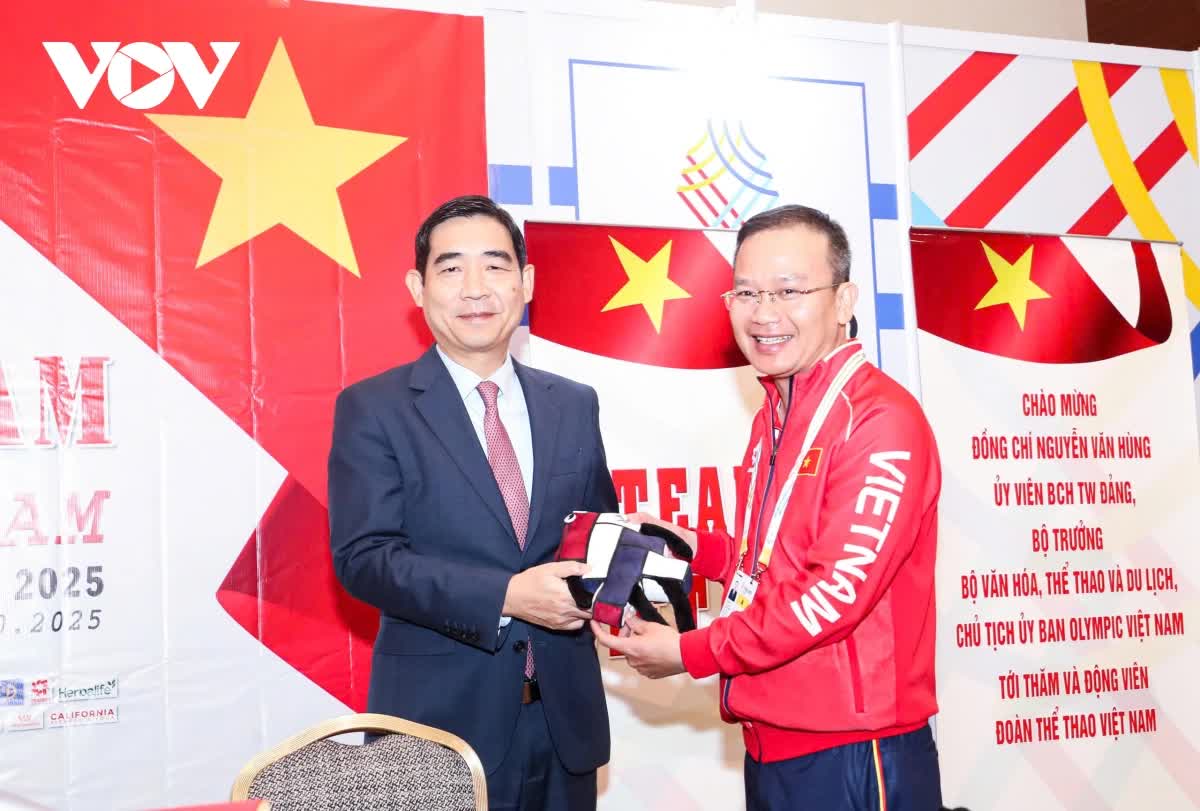 Đoàn thể thao Việt Nam thăm ĐSQ