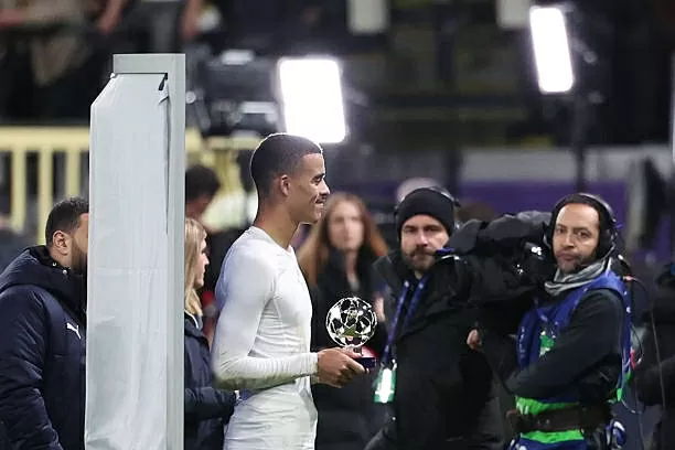 Tiếp đà thăng hoa, Greenwood lập cú đúp ở UEFA Champions League