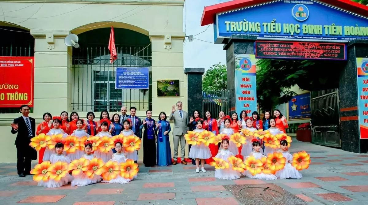 Trường Tiểu học Đinh Tiên Hoàng (Hải Phòng) đón nhận danh hiệu Label FrancÉducation: Mở cánh cửa mới cho học sinh trong thời đại mới Trường Tiểu học Đinh Tiên Hoàng (Hải Phòng) đón nhận danh hiệu Label FrancÉducation: Mở cánh cửa mới cho học sinh trong thời đại mới