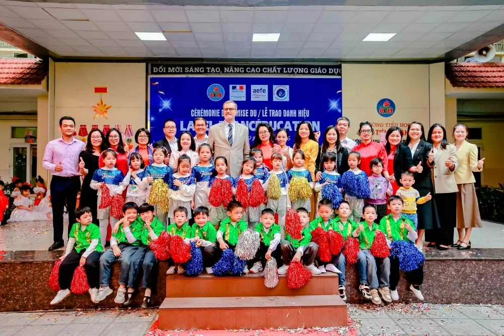 Trường Tiểu học Đinh Tiên Hoàng (Hải Phòng) đón nhận danh hiệu Label FrancÉducation: Mở cánh cửa mới cho học sinh trong thời đại mới Trường Tiểu học Đinh Tiên Hoàng (Hải Phòng) đón nhận danh hiệu Label FrancÉducation: Mở cánh cửa mới cho học sinh trong thời đại mới