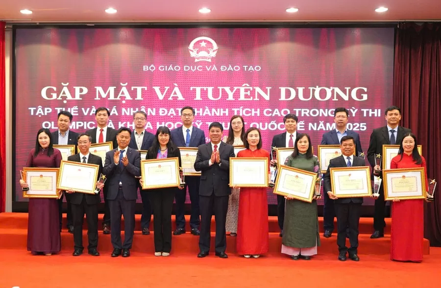 Bộ GD&ĐT vinh danh học sinh đoạt giải Olympic và KHKT quốc tế năm 2025