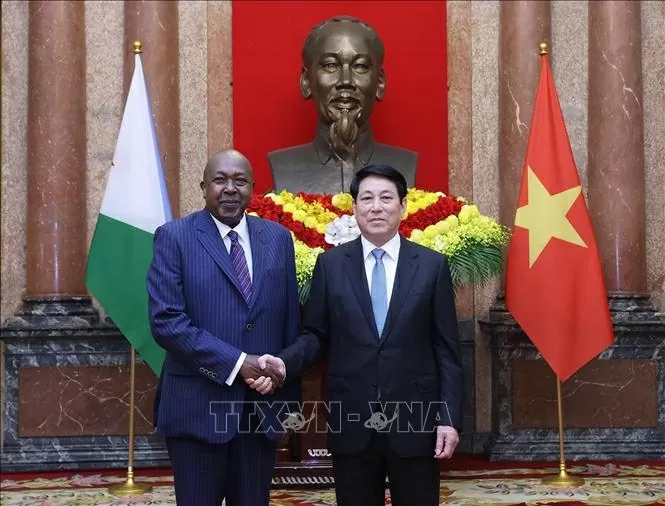 Chủ tịch nước Lương Cường tiếp đại sứ các nước trình Quốc thư