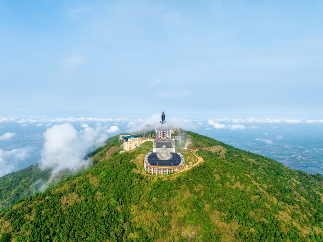 Tổ chức Lễ an vị Tôn tượng Đức Phật Câu Na Hàm tại núi Bà Đen