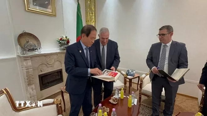 Ôn cố tri ân những câu chuyện về Đại tướng Võ Nguyên Giáp, bện chặt tình hữu nghị đoàn kết Việt Nam-Algeria
