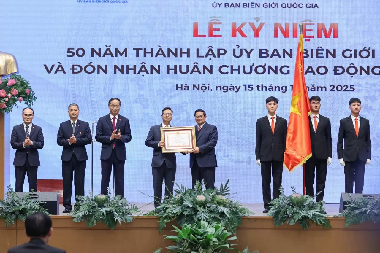 Lễ kỷ niệm 50 năm thành lập Ủy ban Biên giới quốc gia và đón nhận Huân chương Lao động hạng Nhất: Tự hào với sứ mệnh thiêng liêng Lễ kỷ niệm 50 năm thành lập Ủy ban Biên giới quốc gia và đón nhận Huân chương Lao động hạng Nhất: Tự hào với sứ mệnh thiêng liêng