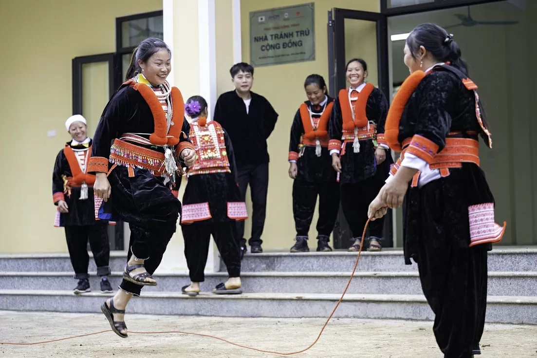 Nhật Bản đóng góp 1,5 triệu USD thông qua IOM và UNICEF để cứu trợ khẩn cấp và phục hồi sau thiên tai tại Việt Nam Nhật Bản đóng góp 1,5 triệu USD thông qua IOM và UNICEF để cứu trợ khẩn cấp và phục hồi sau thiên tai tại Việt Nam