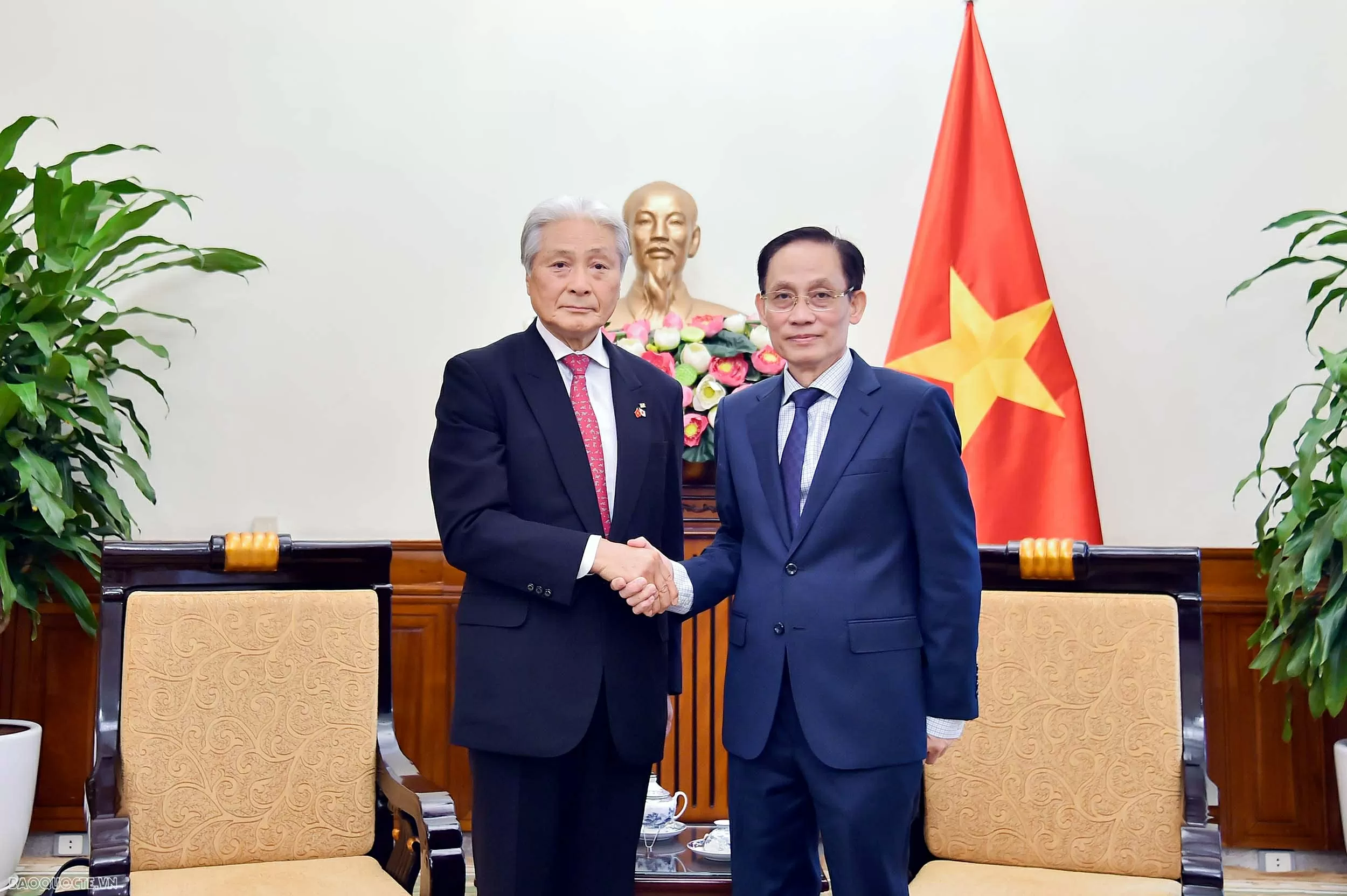 Bộ trưởng Ngoại giao Lê Hoài Trung tiếp Thống đốc tỉnh Tochigi (Nhật Bản)
