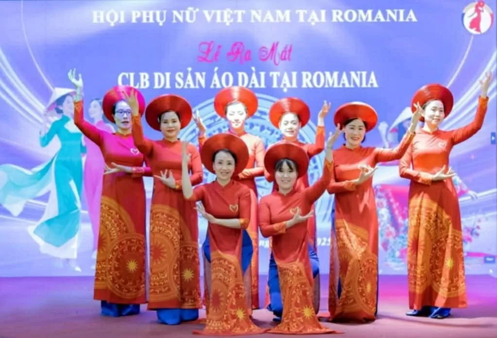 Ra mắt Câu lạc bộ Di sản Áo dài Việt Nam tại Romania
