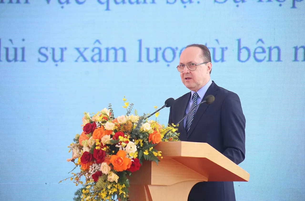 Khánh thành Khu biểu tượng tình đoàn kết, hữu nghị quốc tế tại Bảo tàng Lịch sử quân sự Việt Nam Khánh thành Khu biểu tượng tình đoàn kết, hữu nghị quốc tế tại Bảo tàng Lịch sử quân sự Việt Nam