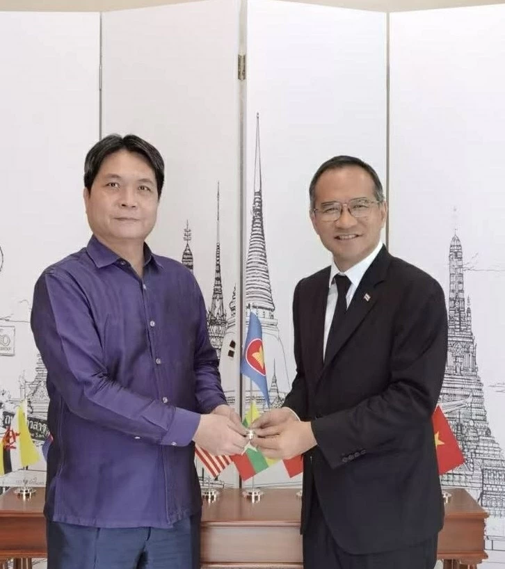 Tổng Lãnh sự quán Việt Nam tiếp nhận vai trò Chủ tịch luân phiên
Lãnh sự đoàn ASEAN tại Quảng Châu (Trung Quốc)
