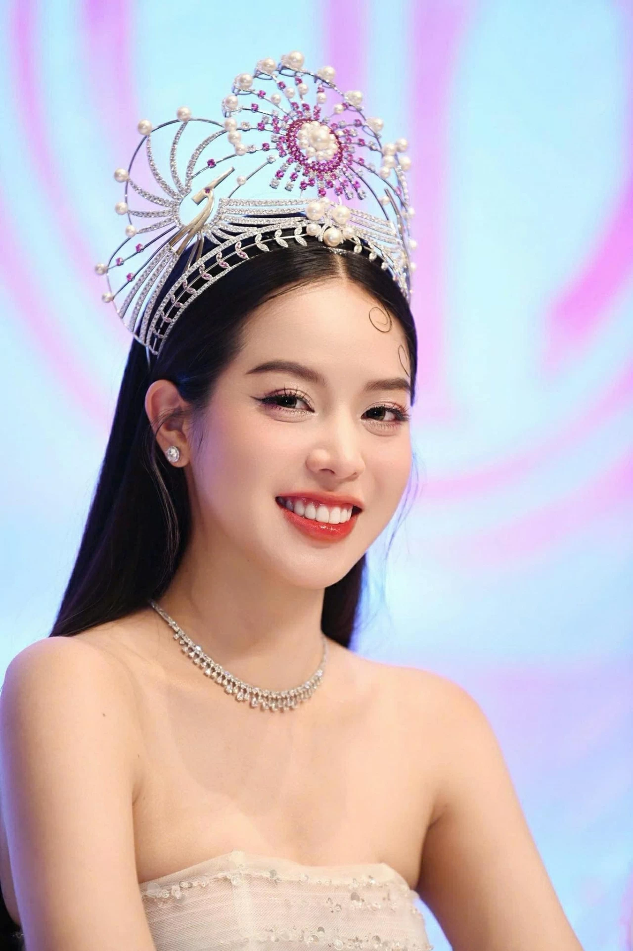 Hoa hậu Thanh Thủy và nhiệm kỳ đầy cảm xúc