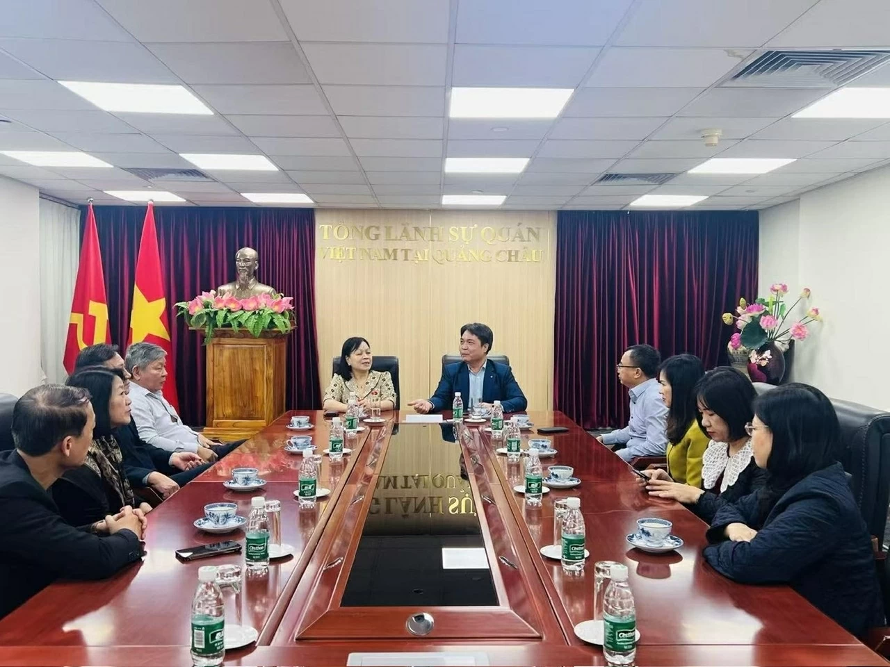 Việt Nam coi trọng cao độ giao lưu hợp tác với Trung Quốc trong lĩnh vực văn hóa, xã hội