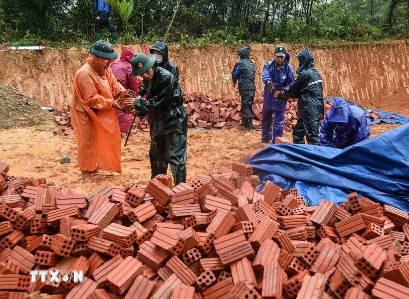 Hưởng ứng toàn diện Chiến dịch Quang Trung,  xây dựng, sửa chữa nhà ở vùng ảnh hưởng bởi bão lũ