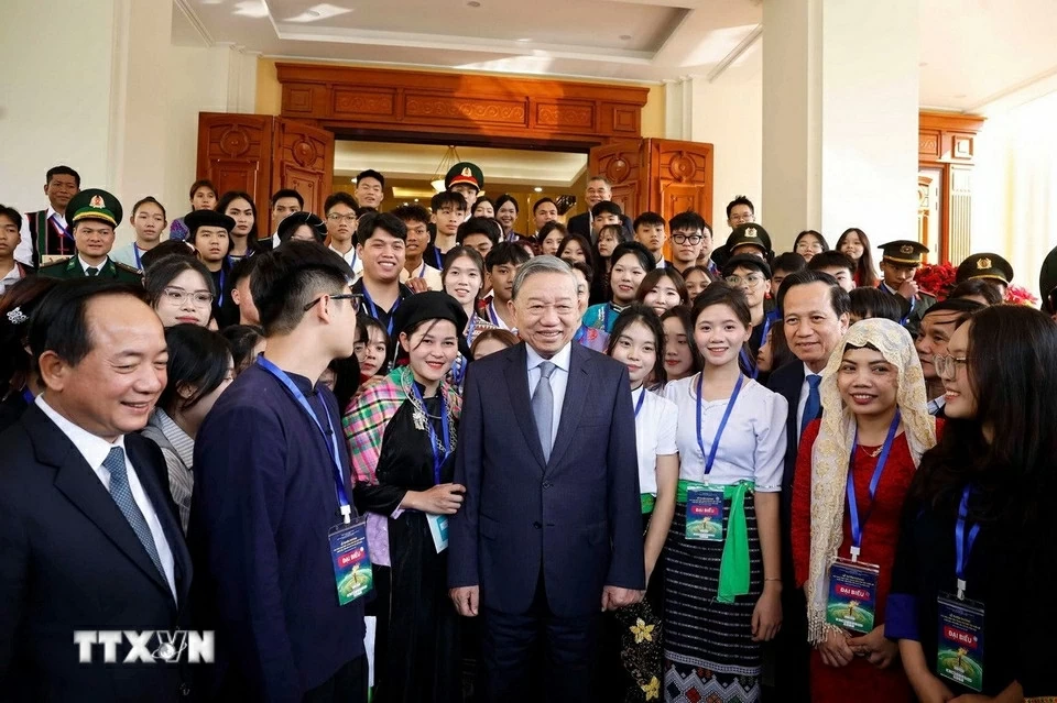 Tổng Bí thư Tô Lâm gặp mặt học sinh, sinh viên, thanh niên dân tộc thiểu số xuất sắc, tiêu biểu Tổng Bí thư Tô Lâm gặp mặt học sinh, sinh viên, thanh niên dân tộc thiểu số xuất sắc, tiêu biểu