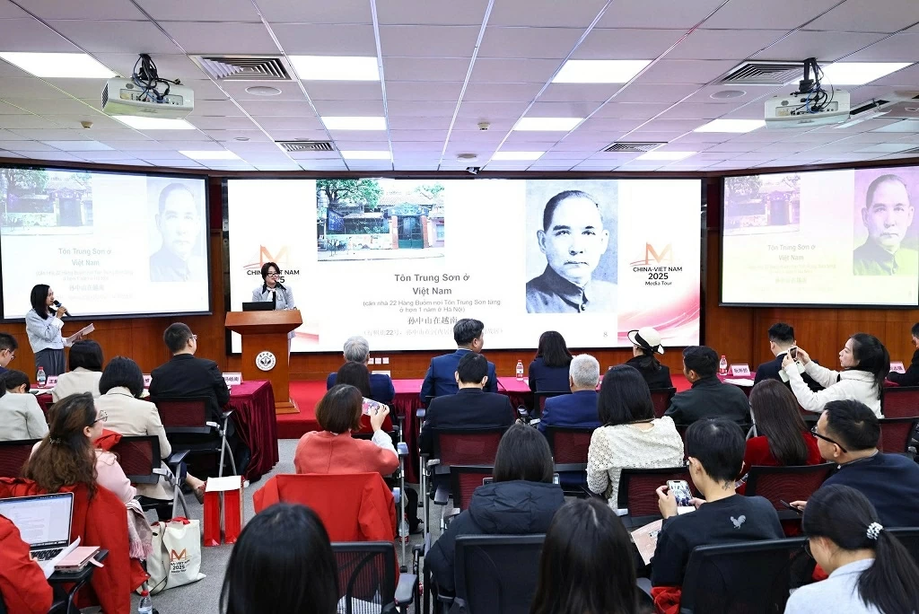 Giao lưu hữu nghị, vun đắp tương lai Việt-Trung
