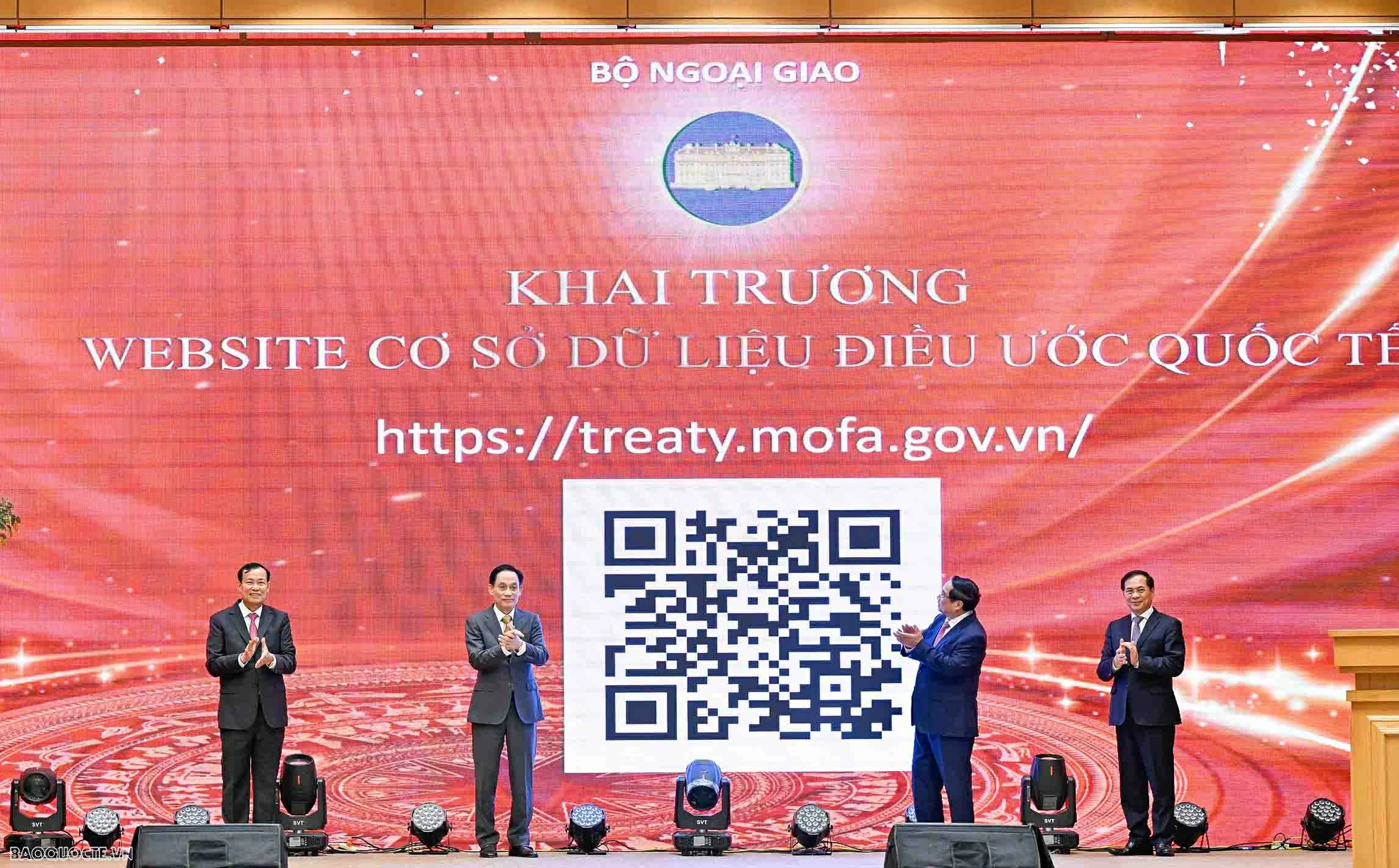 Thủ tướng Phạm Minh Chính dự khai trương Cơ sở dữ liệu quốc gia về điều ước quốc tế của Bộ Ngoại giao: Bước chuyển từ tư duy quản lý sang phục vụ Thủ tướng Phạm Minh Chính dự khai trương Cơ sở dữ liệu quốc gia về điều ước quốc tế của Bộ Ngoại giao: Bước chuyển từ tư duy quản lý sang phục vụ