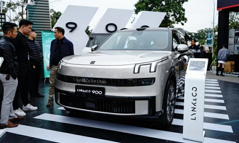 Đóng vai trò xe đầu bảng, Lynk & Co 900 được phát triển trên nền tảng SPA Evo dùng chung với Volvo. Đóng vai trò xe đầu bảng, Lynk & Co 900 được phát triển trên nền tảng SPA Evo dùng chung với Volvo.