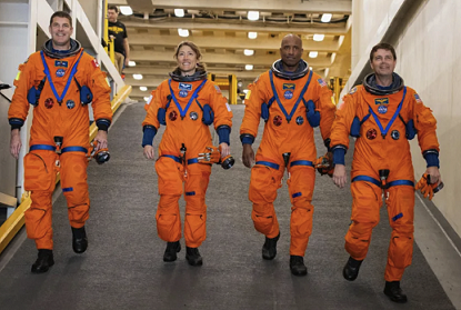 Sau nhiều năm gặp trở ngại, NASA dự kiến đưa con người trở lại quỹ đạo Mặt trăng