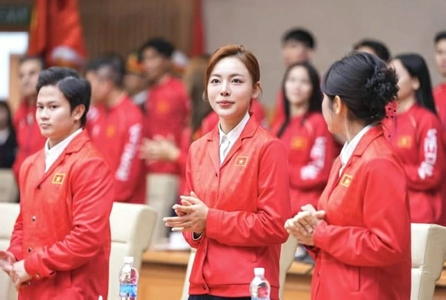 Vẻ đẹp gây sốt của nữ xạ thủ giành Huy chương Bạc SEA Games 33 Vẻ đẹp gây sốt của nữ xạ thủ giành Huy chương Bạc SEA Games 33