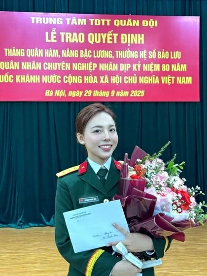 Vẻ đẹp gây sốt của nữ xạ thủ giành Huy chương Bạc SEA Games 33 Vẻ đẹp gây sốt của nữ xạ thủ giành Huy chương Bạc SEA Games 33