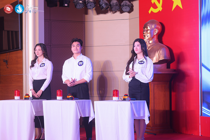 Sinh viên Ngoại thương tỏa sáng với bản lĩnh trí tuệ tại sân khấu Duyên dáng Ngoại thương 2025
