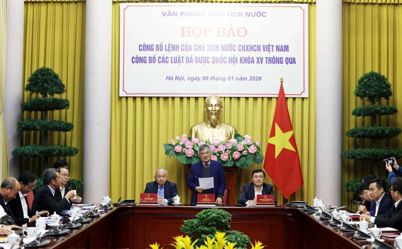 Công bố Lệnh của Chủ tịch nước về 12 luật trong lĩnh vực kinh tế vừa được Quốc hội thông qua
