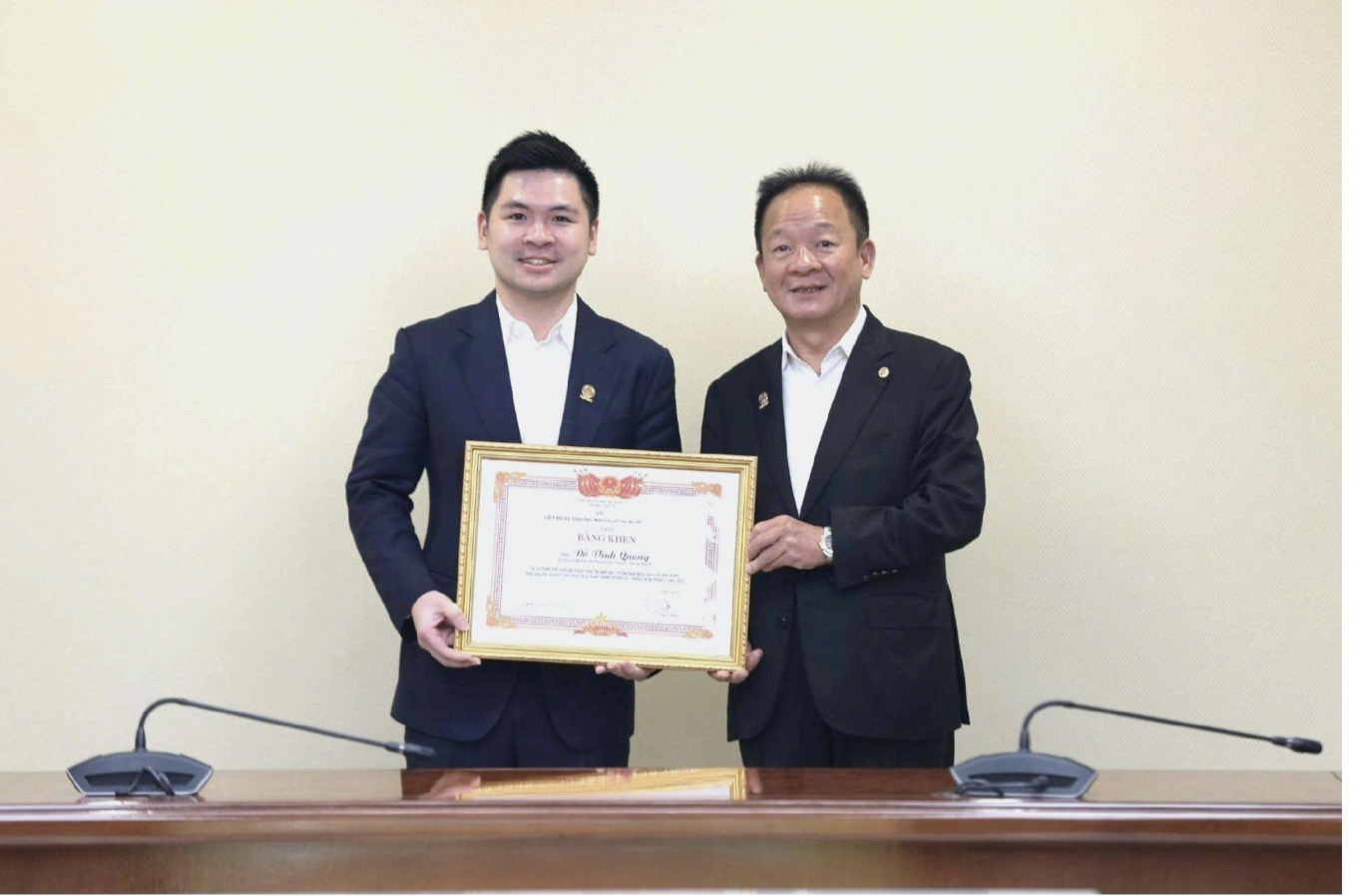 Ông Đỗ Vinh Quang làm Phó Chủ tịch Hiệp hội Doanh nghiệp nhỏ và vừa Hà Nội Ông Đỗ Vinh Quang làm Phó Chủ tịch Hiệp hội Doanh nghiệp nhỏ và vừa Hà Nội