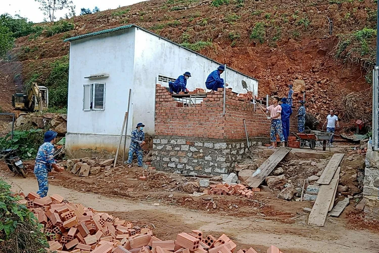 Lữ đoàn 162 – Lữ đoàn thép nơi đầu sóng