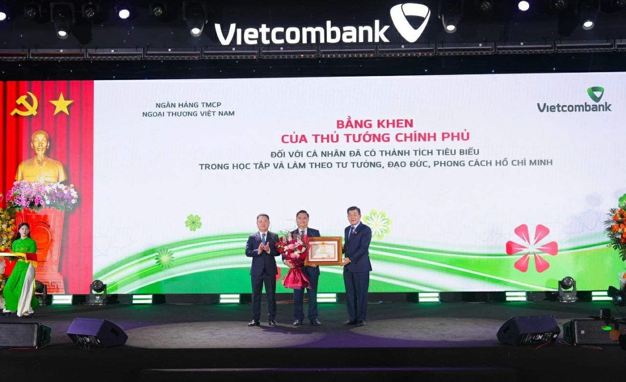 Vietcombank năm 2025: Bản lĩnh ngân hàng trụ cột trong chu kỳ vượt lên thách thức để kiến tạo cho phát triển