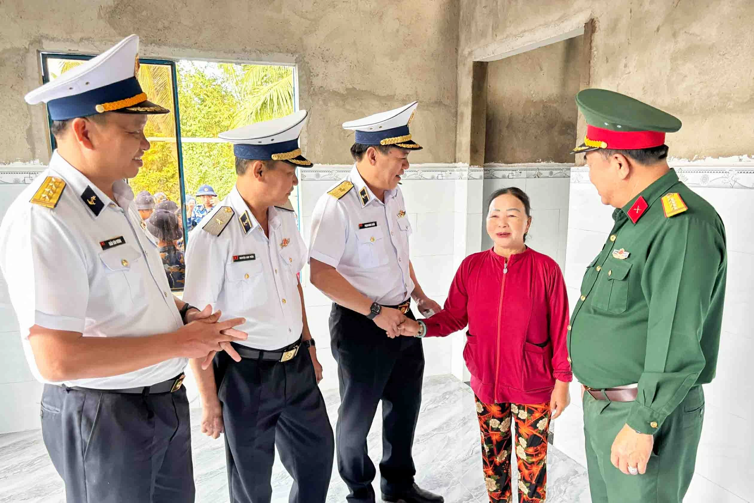 Chiến dịch Quang Trung: Quân chủng Hải quân tiếp tục bàn giao 8 căn nhà