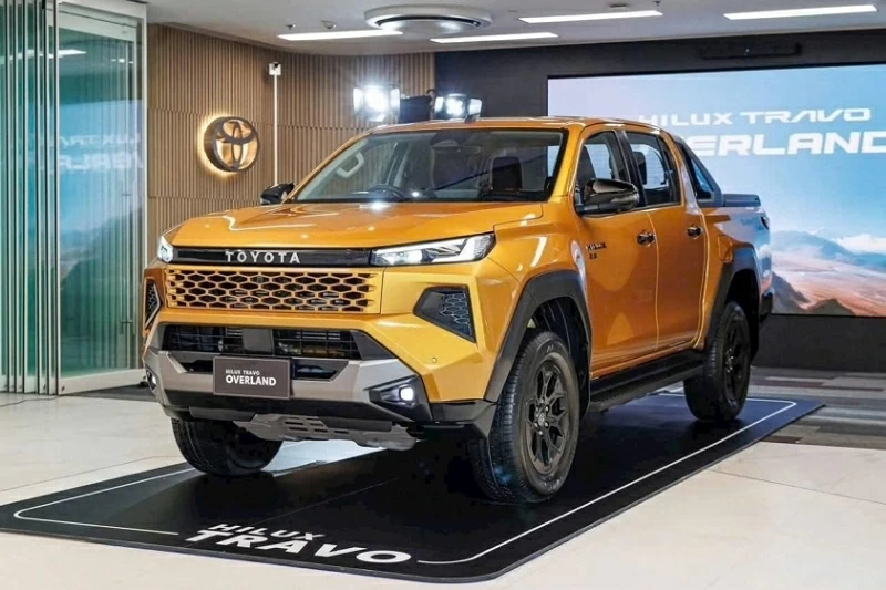 Theo thông tin từ đại lý, nhiều khả năng Hilux 2026 sẽ ra mắt vào ngày 19/1.