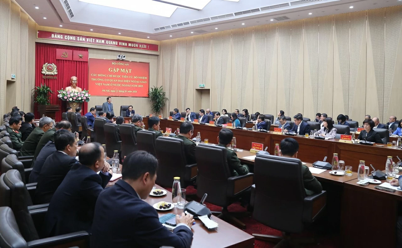 Bộ Công an gặp mặt các đồng chí được tiến cử, bổ nhiệm Trưởng Cơ quan đại diện ngoại giao Việt Nam ở nước ngoài Bộ Công an gặp mặt các đồng chí được tiến cử, bổ nhiệm Trưởng Cơ quan đại diện ngoại giao Việt Nam ở nước ngoài
