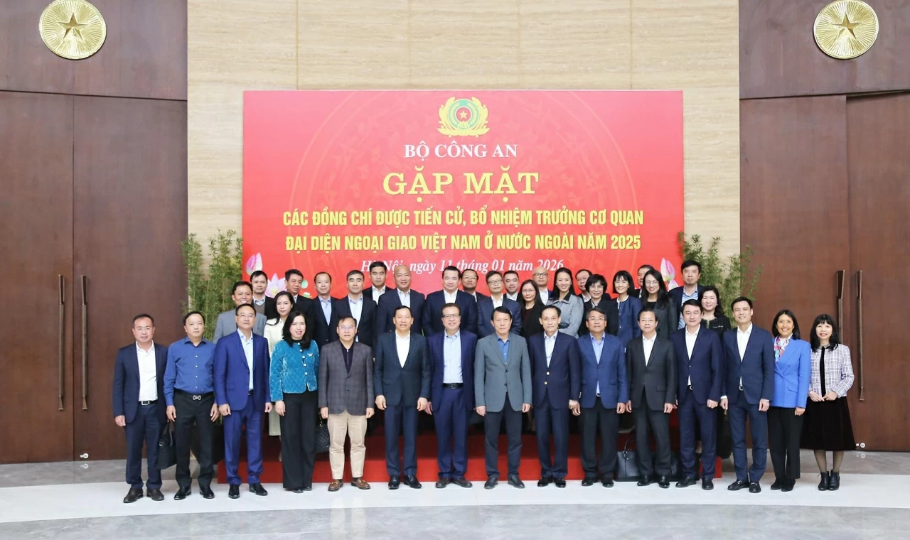 Bộ Công an gặp mặt các đồng chí được tiến cử, bổ nhiệm Trưởng Cơ quan đại diện ngoại giao Việt Nam ở nước ngoài Bộ Công an gặp mặt các đồng chí được tiến cử, bổ nhiệm Trưởng Cơ quan đại diện ngoại giao Việt Nam ở nước ngoài