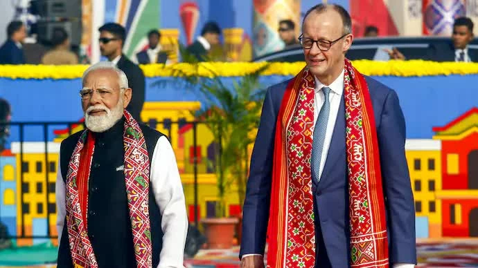 Thủ tướng Đức thăm Ấn Độ, muốn lôi kéo New Delhi thoát Nga; ông Modi khẳng định cùng sát cánh chống một mối đe dọa nghiêm trọng nhất nhân loại