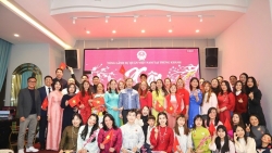 Xuân Quê hương đầu tiên của kiều bào ở Trùng Khánh