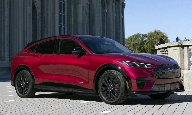 Top 10 xe ô tô bán chậm nhất tháng 12/2025: Ford Mustang Mach-E đội sổ.