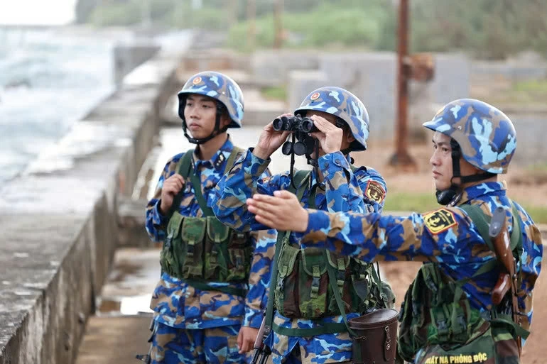 Quân và dân Trường Sa vững niềm tin tiền tiêu, hướng về Đại hội lần thứ XIV của Đảng Quân và dân Trường Sa vững niềm tin tiền tiêu, hướng về Đại hội lần thứ XIV của Đảng