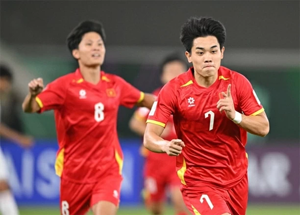 Việt Nam vô địch