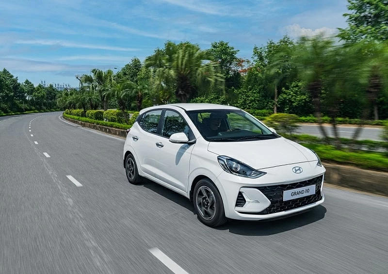 Top 3 xe hạng A bán chạy nhất tháng 12/2025: Hyundai Grand i10 tiếp tục dẫn đầu.