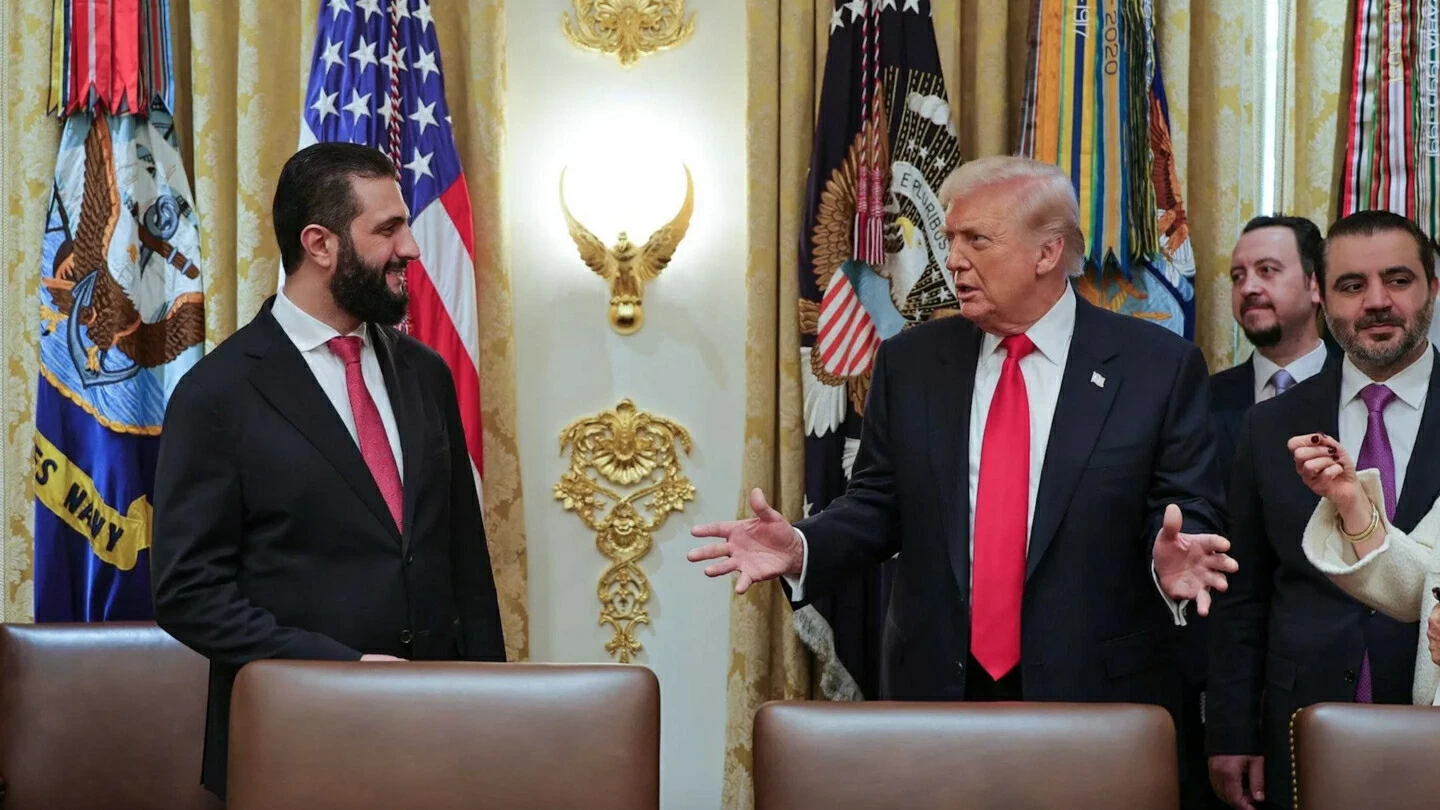 Tình hình Syria: Thỏa thuận hội nhập với người Kurd mong manh, Tổng thống lâm thời al-sharaa điện đàm với Tổng thống Trump Tình hình Syria: Thỏa thuận hội nhập với người Kurd mong manh, Tổng thống lâm thời al-sharaa điện đàm với Tổng thống Trump