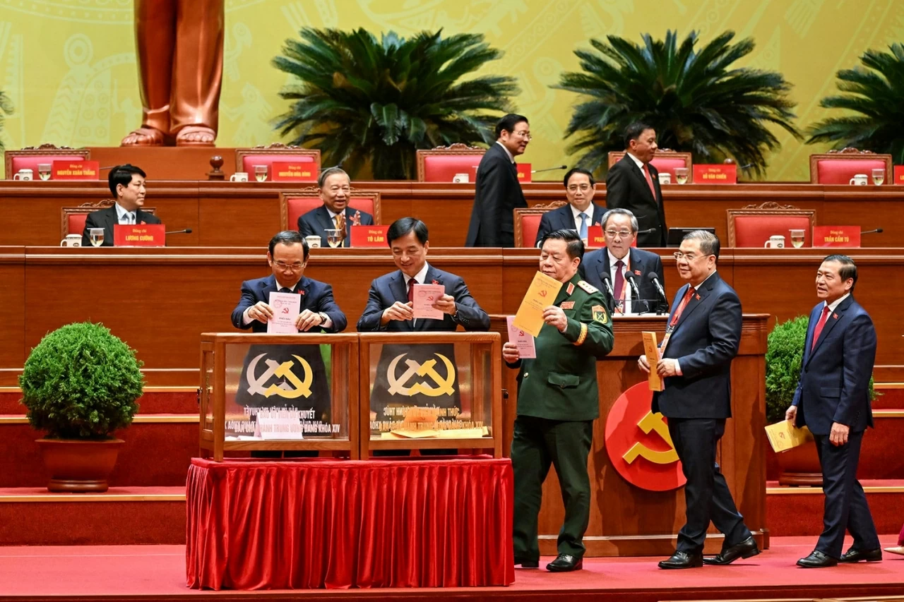 Hình ảnh bỏ phiếu Bầu Ban Chấp hành Trung ương Đảng khóa XIV Hình ảnh bỏ phiếu Bầu Ban Chấp hành Trung ương Đảng khóa XIV
